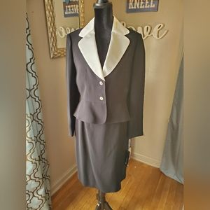 Women's 2 piece skirt suit